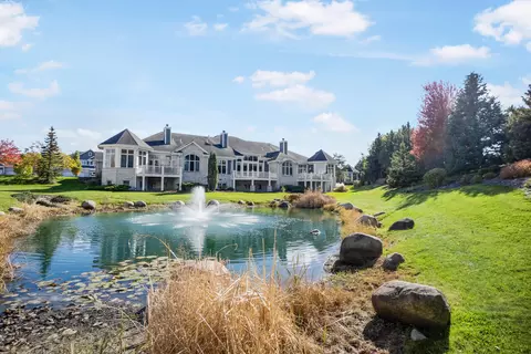 785 Bay, Brookfield, WI 53005
