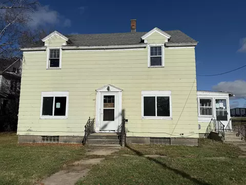 285 E John, Markesan, WI 53946