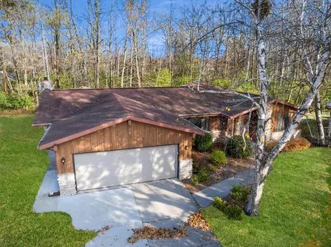 1423 Lee, Manitowoc, WI 54220