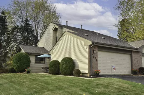2077 E Pendragon, Oak Creek, WI 53154