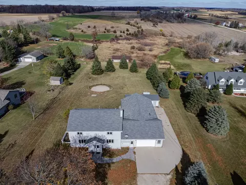 2162 County Highway H, Farmington, WI 53040
