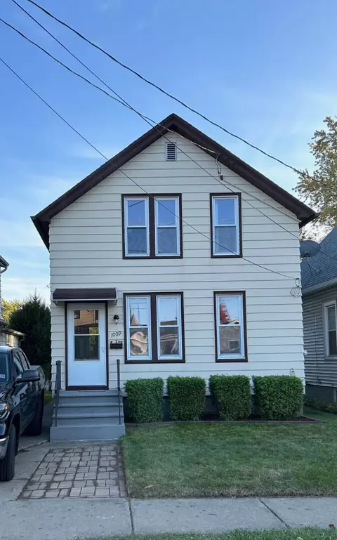 1009 43rd, Kenosha, WI 53140