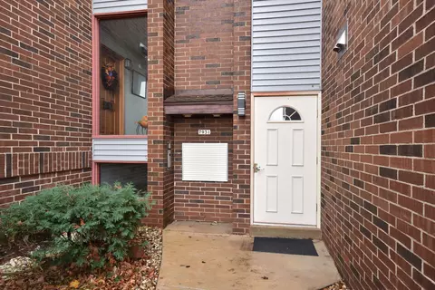 7931 S 68th #304, Franklin, WI 53132