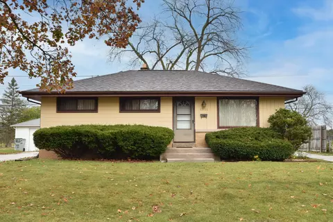 8906 W Custer, Milwaukee, WI 53225