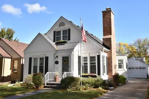 2372 N 86th, Wauwatosa, WI 53226