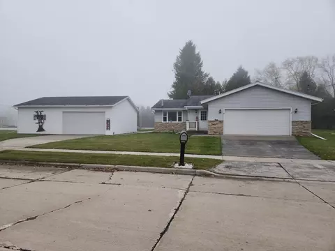 1215 E Thomas, Manitowoc, WI 54220