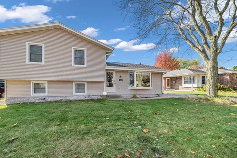 1507 Erin, Waukesha, WI 53188