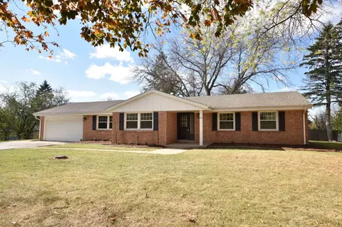400 W Apple Tree, Glendale, WI 53217