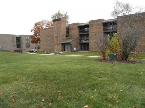 9002 W Lisbon #107, Milwaukee, WI 53222