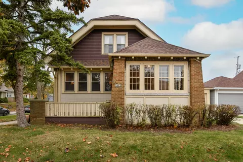 5901 W Lloyd, Milwaukee, WI 53208
