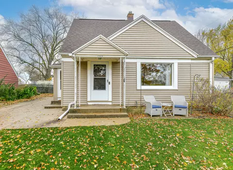 2825 S 91st, West Allis, WI 53227