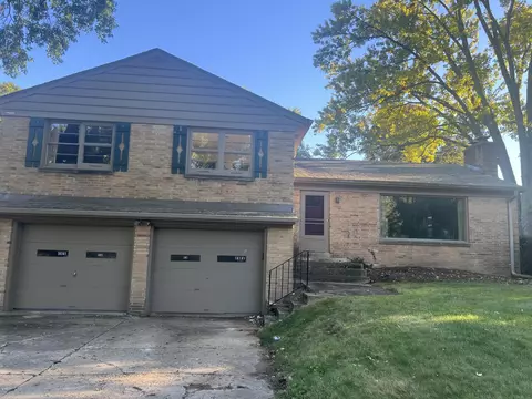 14141 Oakdale, Elm Grove, WI 53122