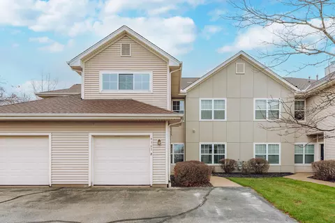 9363 S Cobblestone #B, Franklin, WI 53132