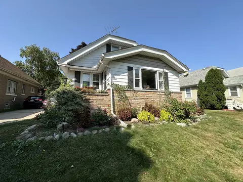 2243 N 72nd #2243A, Wauwatosa, WI 53213