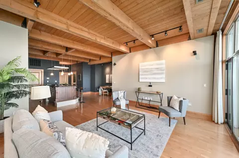 541 Erie #413, Milwaukee, WI 53202