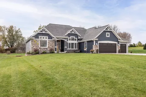 2145 Sunny Slope, Slinger, WI 53086