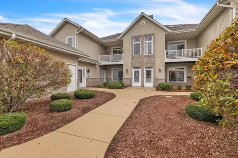 1617 Grey Fox #F, Mukwonago, WI 53149