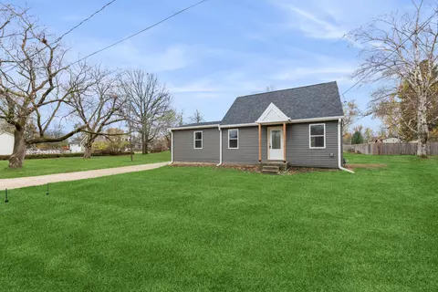 w911 Hyacinth Road, Bloomfield, WI 53128