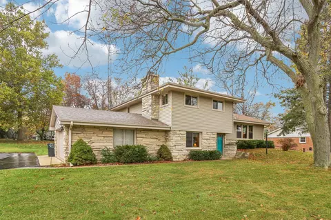 238 Cherry Hl, Mount Pleasant, WI 53406