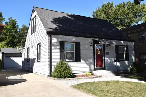 3415 S Howell, Milwaukee, WI 53207