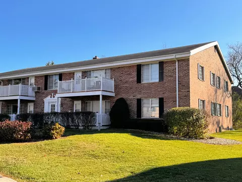 141 Linden #3, Thiensville, WI 53092