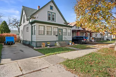 1512 Deane, Racine, WI 53405
