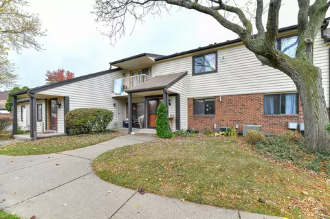 3735 W Loomis, Greenfield, WI 53221