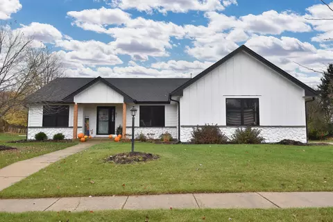 831 Shady, Oconomowoc, WI 53066