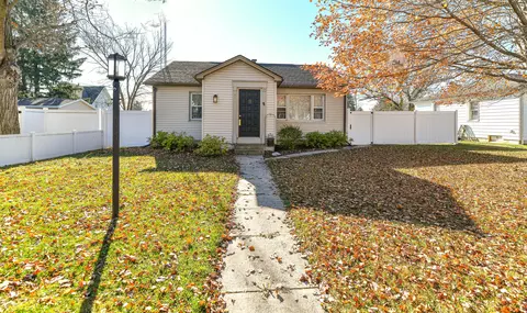 416 Haskins, Lake Geneva, WI 53147