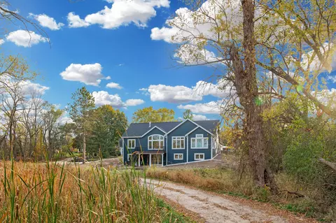 w276n2831 Oak, Pewaukee, WI 53072