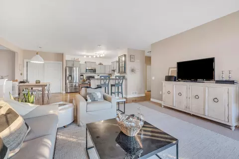 8663 S Roxbury, Oak Creek, WI 53154