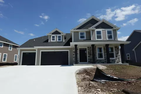 1581 Creekview, Oconomowoc, WI 53066