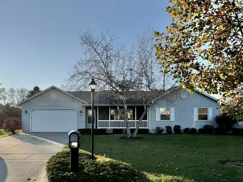 616 Carriage Hl, Watertown, WI 53098