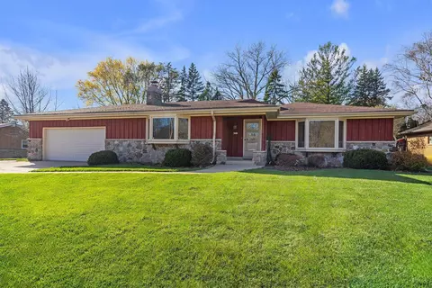 6919 N Milwaukee Riv, Glendale, WI 53209