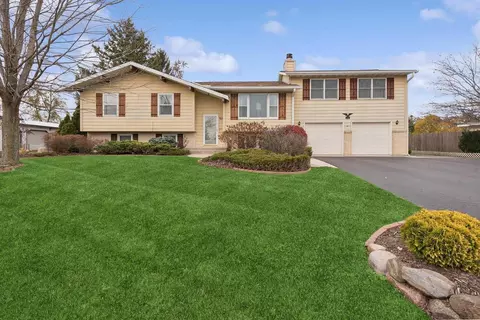 612 Country, Twin Lakes, WI 53181