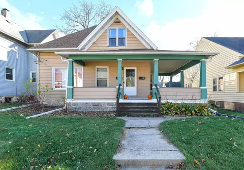 817 Arcadian, Waukesha, WI 53186