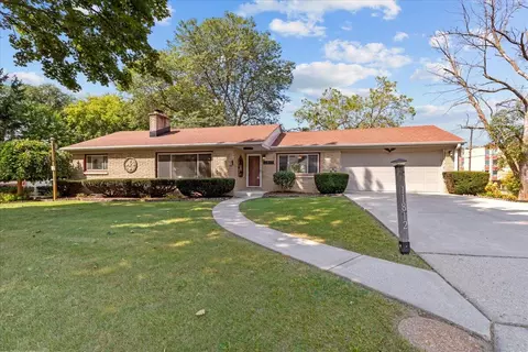 11812 W Homewood, Wauwatosa, WI 53226