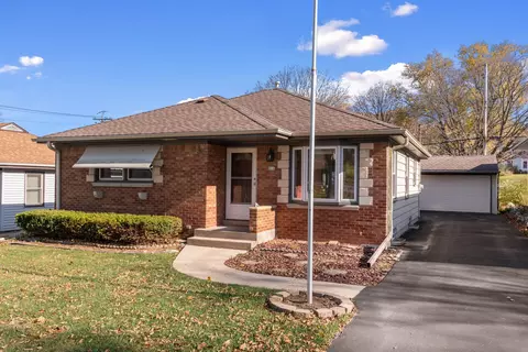 816 N 114th, Wauwatosa, WI 53226