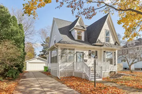111 N Harrison, Delavan, WI 53115