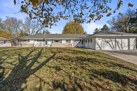 420 E Roberta, Waukesha, WI 53186