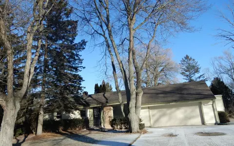 10212 N Sunnycrest, Mequon, WI 53092