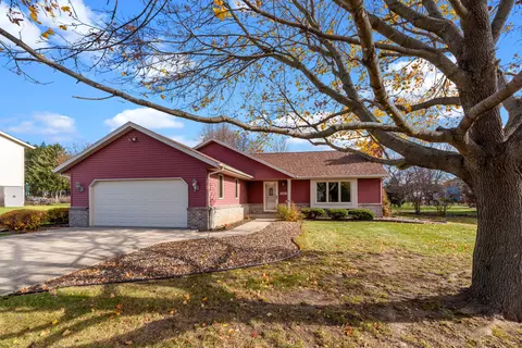 3890 Thornapple, Hartford, WI 53086