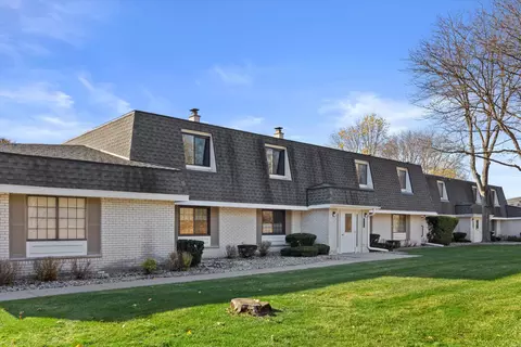 20155 Independence #D, Brookfield, WI 53045