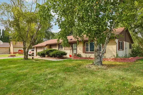 n48w22328 Weyer, Pewaukee, WI 53072