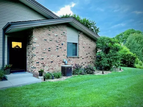 828 Pilgrim, Elm Grove, WI 53122