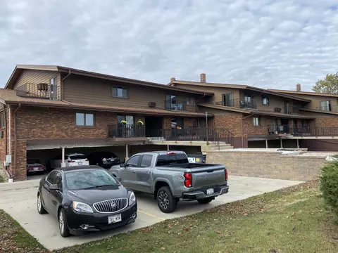 3935 S 84th, Greenfield, WI 53228