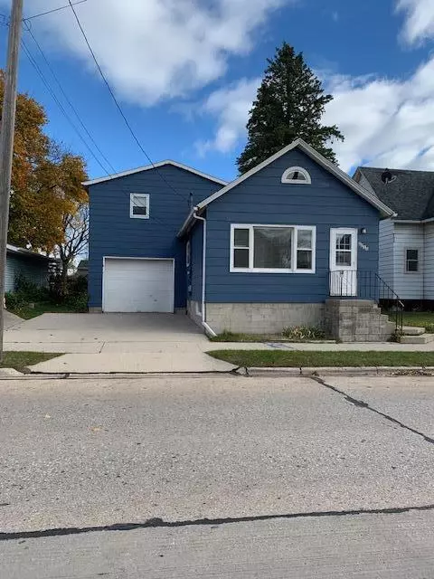 2013 Monroe, Two Rivers, WI 54241