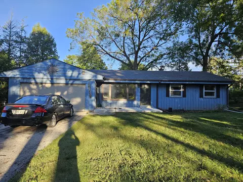 830 S Bobolink, Brookfield, WI 53005