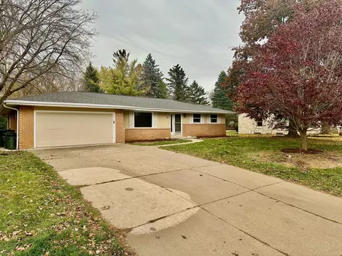 512 W Montclaire, Glendale, WI 53217