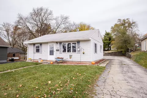 1120 E Moreland, Waukesha, WI 53186